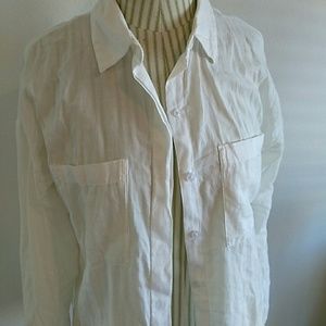 Wardrobe staple -100% cotton white button down